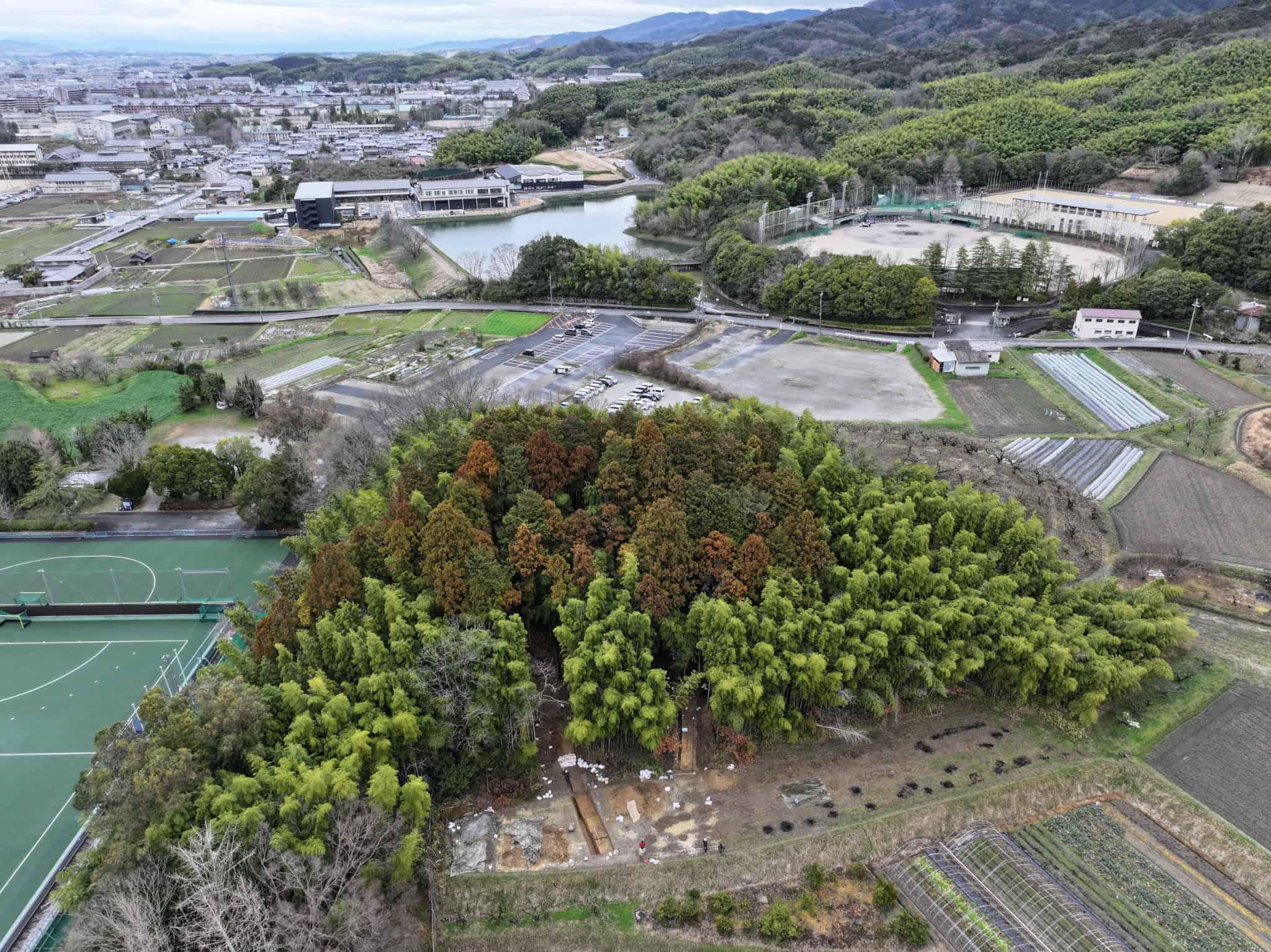 発掘調査中の東乗鞍古墳